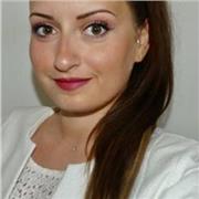 Diplômée du BTS esthétique cosmétique avec option management, j’ai une expérience de plus de 10 ans sur le terrain (spa de luxe, hôtellerie, institut haut de gamme) 
J’ai également été jury pour les CQP spa praticien.
Je vous aide à mettre en place des